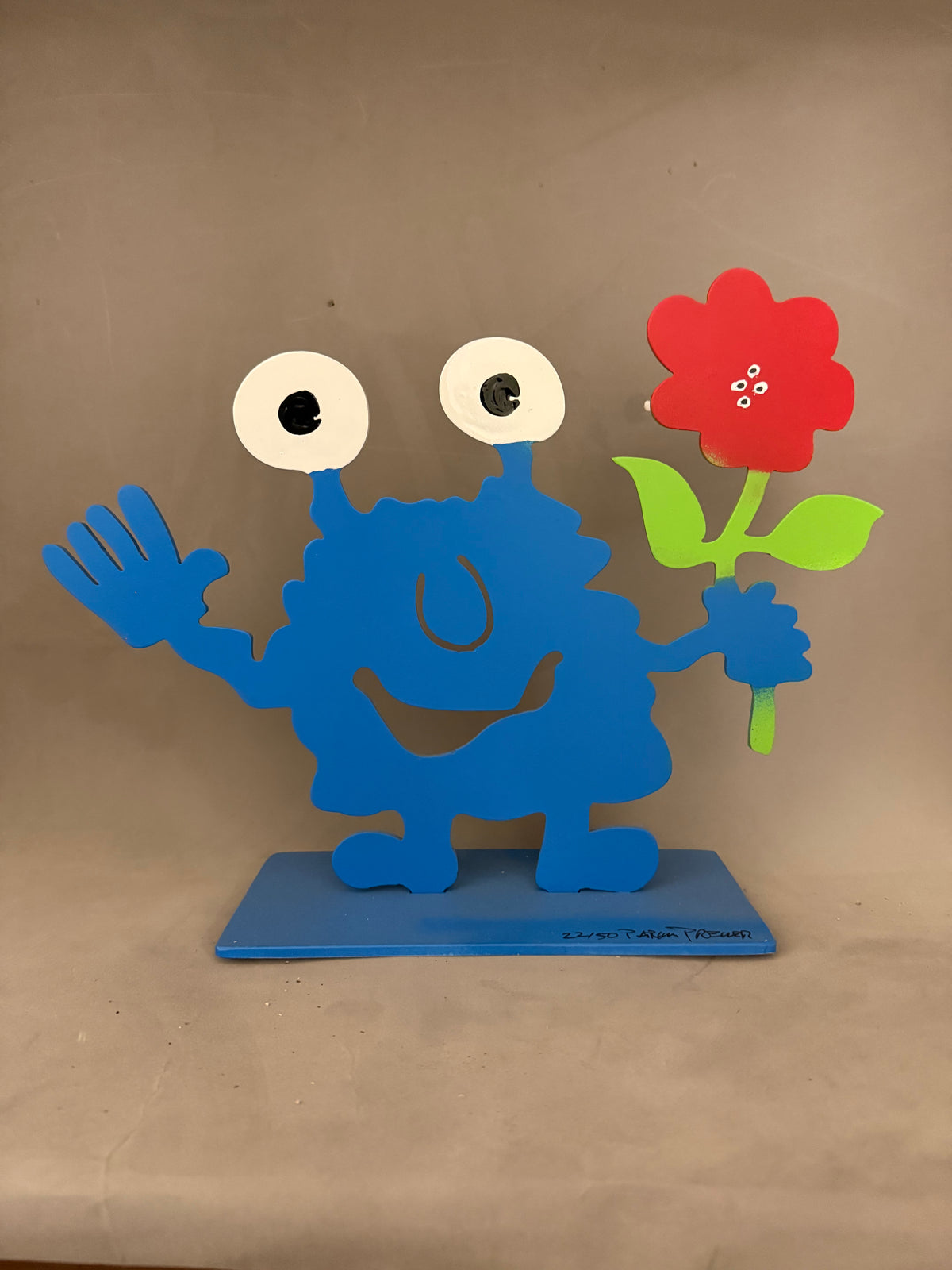 Helmut mit Blume